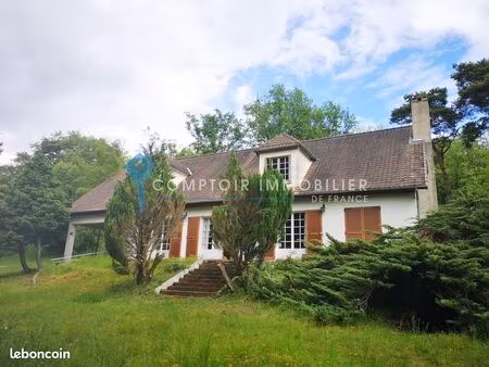 maison 10 pièces 270 m²