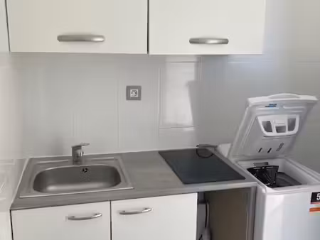 un petit t1 avec jardin /parking à louer