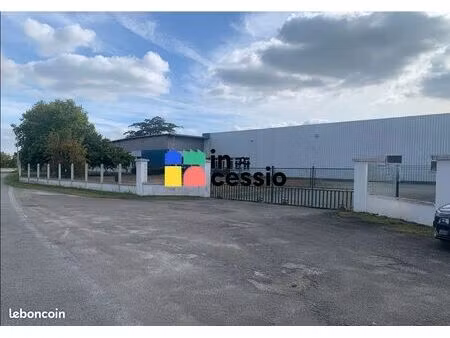 local industriel 32 000 m²