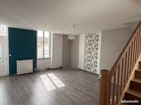 maison de ville à louer 75m2