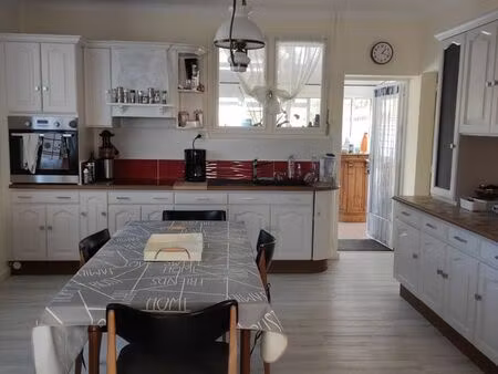 a vendre ensemble immobilier avec 3 logements