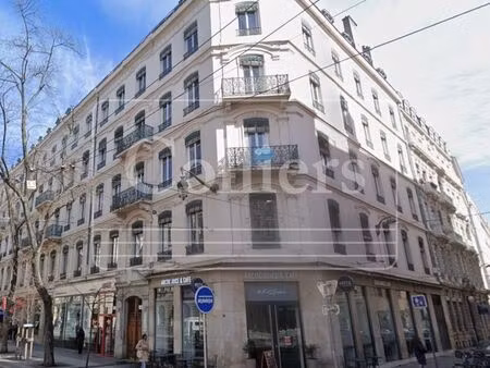 bureaux 257 m²