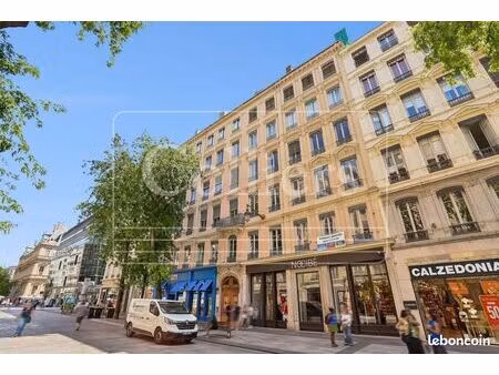 bureau 645 m²