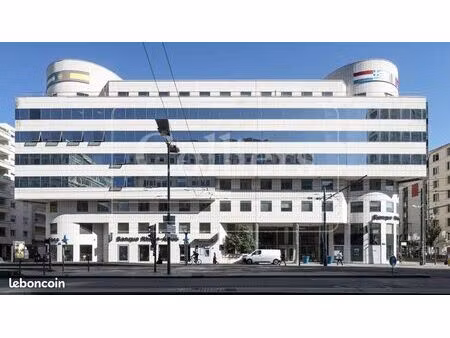 bureaux 1 054 m²