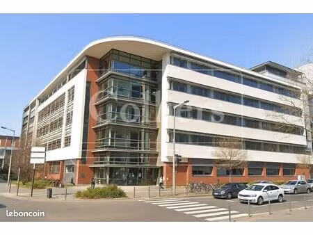 bureau 972 m²