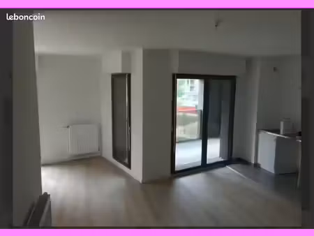 location 3 pièces 69m2 et terrasse