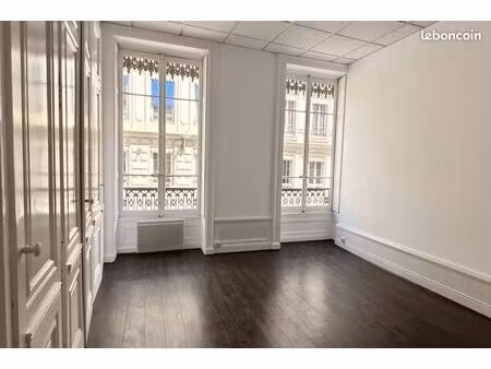 local 54 m² lyon