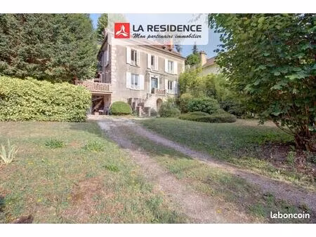 propriété 6 pièces 166 m²