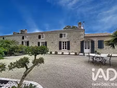 propriété 8 pièces 259 m²