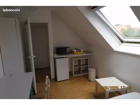 chambre meublée pour étudiant présenté par ses parents