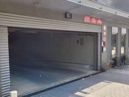 parking sous-sol à louer - guyancourt