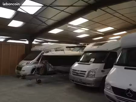 stockage hivernage emplacement parking bateaux caravanes camping car voiture