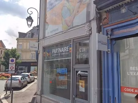 local commercial 185 m² douai
