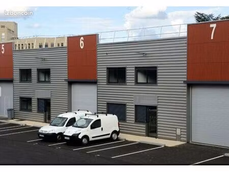 local d'activité 1 227 m²