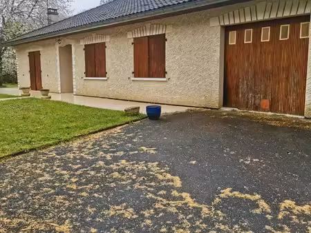 maison familiale 148 m² – terrain arboré de 2 028 m² – puymoyen