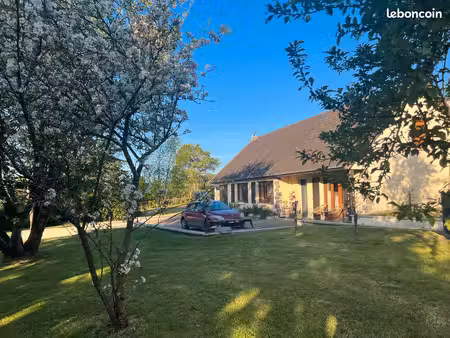 maison de 124m2 avec grands garages et terrain arboré