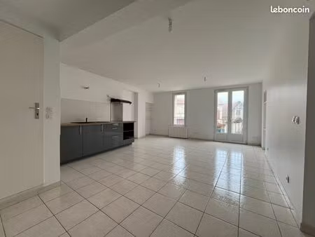 appartement 2 pièces 49 m² lumineux avec parking – proche gare ligne j