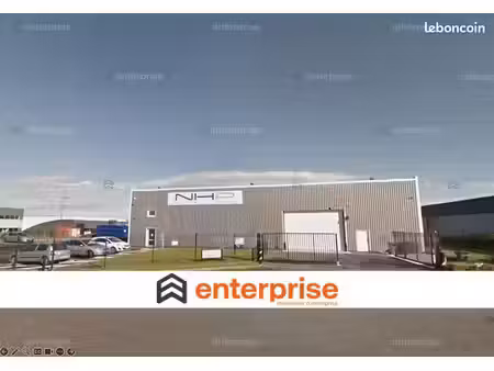 bâtiment 747 m²
