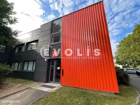 bureau 888 m²