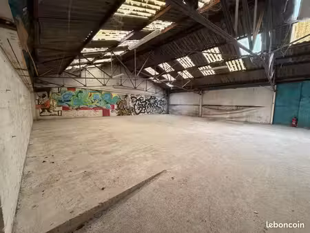 entrepôt et bureaux