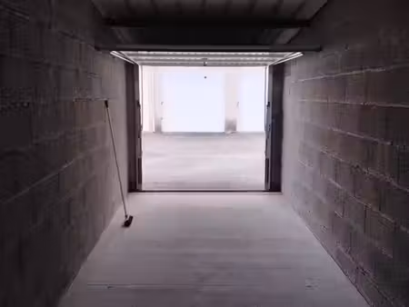 garage-box de 18 m²