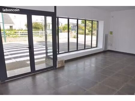 loue local commercial environ 35 m² centre d’arzon face au cabinet médical