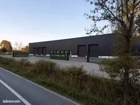 local 1000 m² brech