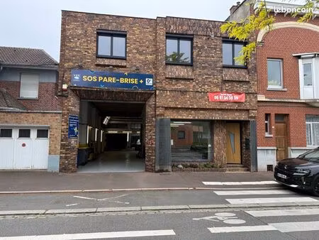 local commercial avec bureau ou show-room