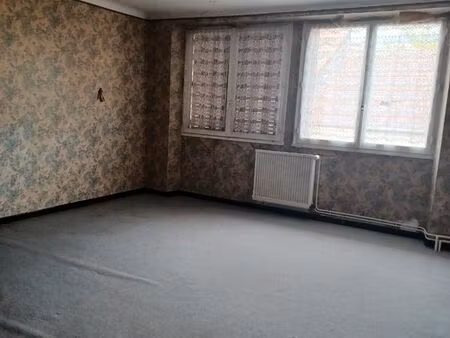 vente maison mitoyenne d'un côté  3 chambres  cuisine  sdb  wc salle à manger  salon  gren