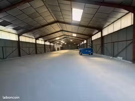 local 850m2 + terrain 2000m2