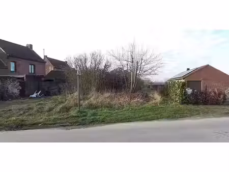 terrain à bâtir et terrain à rue