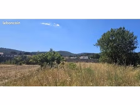 terrain 366 m² cuers