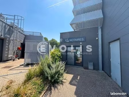 bureaux 106 m²