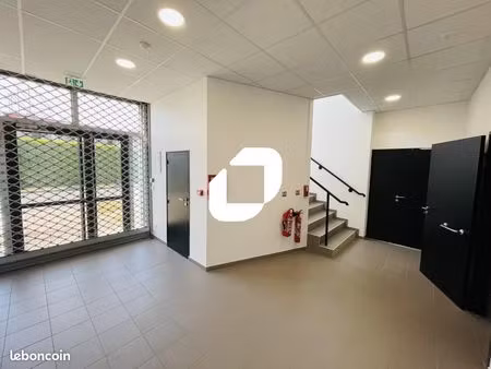local bureaux 443 m²