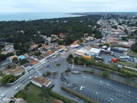 local commercial 118 m² – emplacement n°1 – forte visibilité