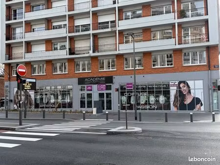 local commercial 370 m²