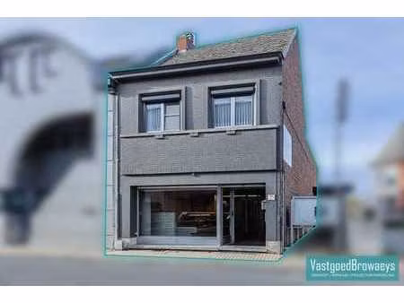 handelspand met woonst te koop in het centrum van zwalm