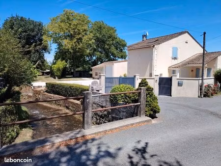 maison de charme avec parc au calme absolu