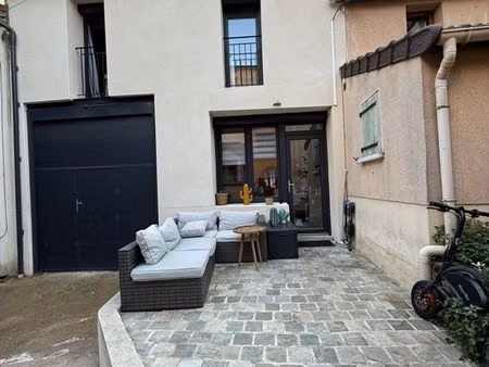 maison de charme rénovée – 80 m² – 3 chambres – terrasse – gare à 3 min à pied