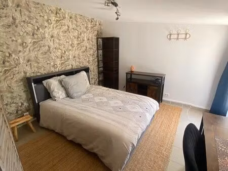 studio meublé indépendant de 15m2  chez l’habitant. (etudiant/apprenti)