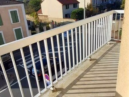 2 pièces 41 5m2  2 parkings privés  proche accès n10