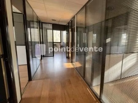bureaux 156 m²
