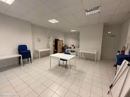 bureau 54 m²