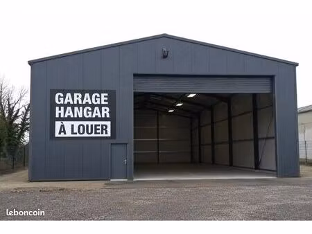 garage / hangar