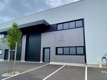 location local d’activités mérignac 33700 170m²