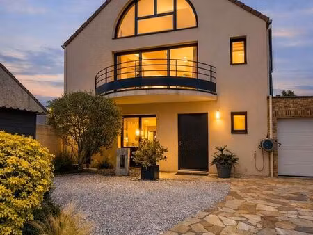 pavillon 6 pièces 161 m²