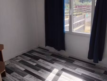 chambre avec pièce de vie à louer