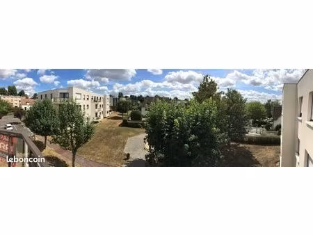 beau f1 avec balcon  cave et parking