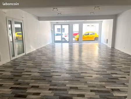 local commercial ou professionnel / boutique victor hugo bussatte