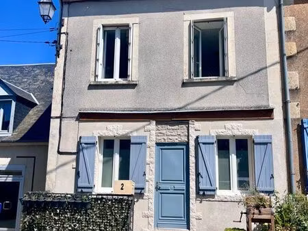 maison de caractère – 85 m² – 3 chambres – cour en pierre sans vis-à-vis – bengy-sur-craon